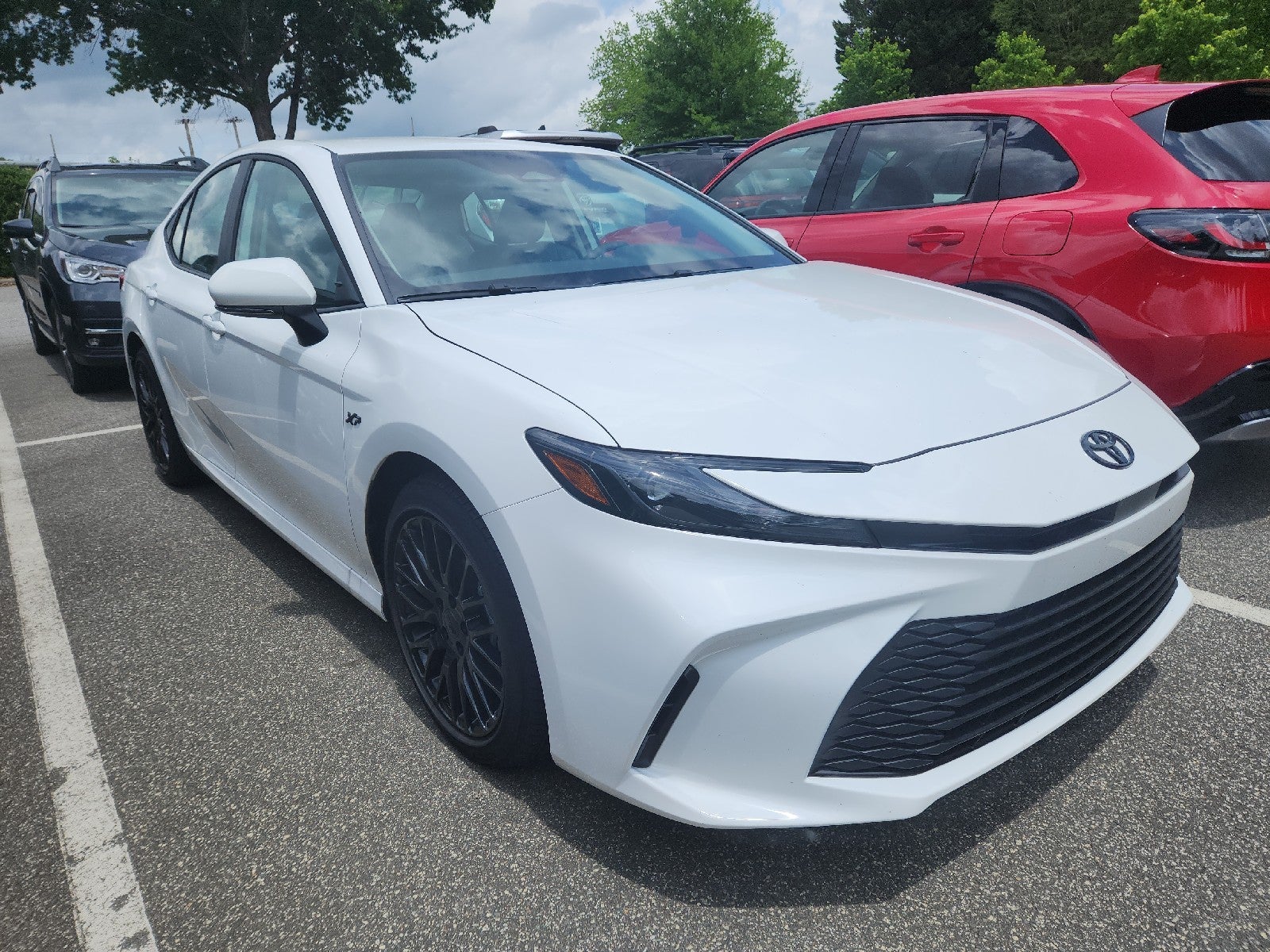 2026 Toyota Camry LE Hybrid's photo