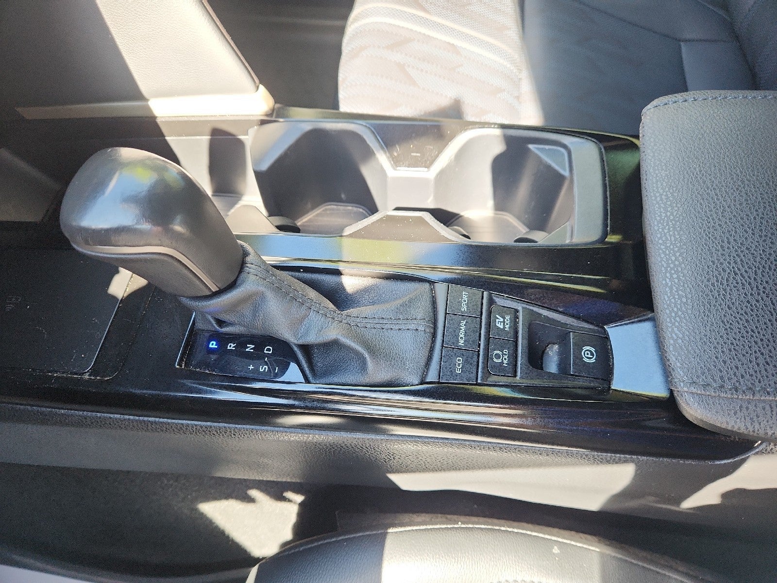 2025 Toyota Camry Hybrid XSE