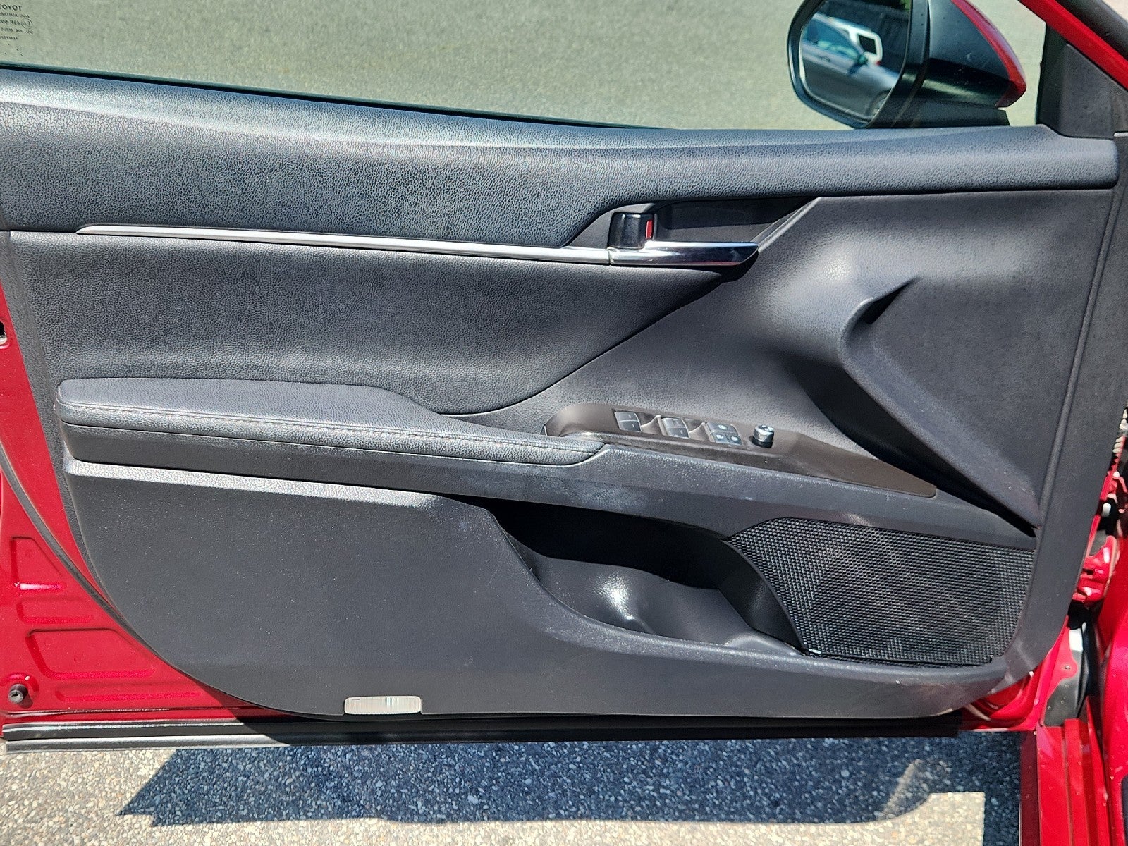 2022 Toyota Camry Hybrid XLE