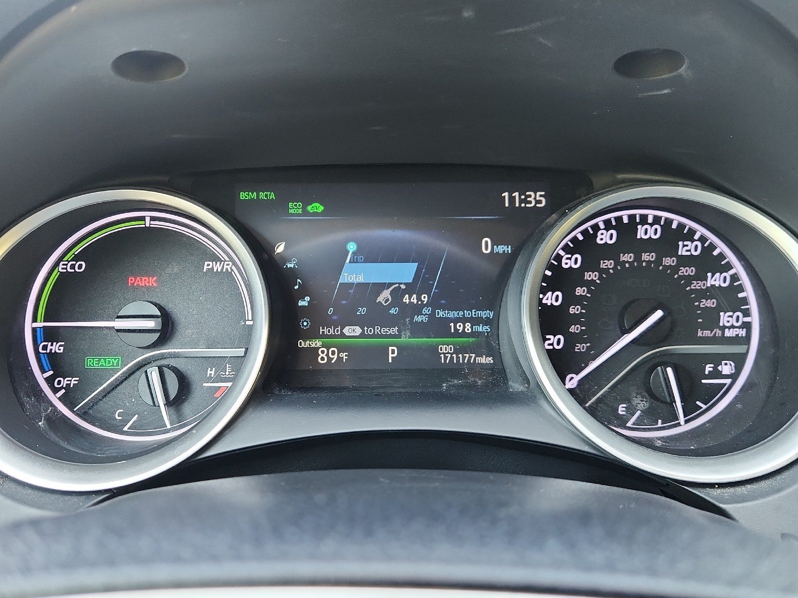 2022 Toyota Camry Hybrid XLE