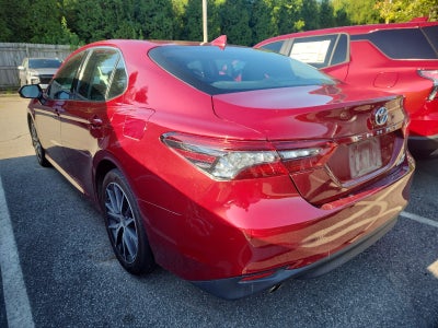 2022 Toyota Camry Hybrid XLE