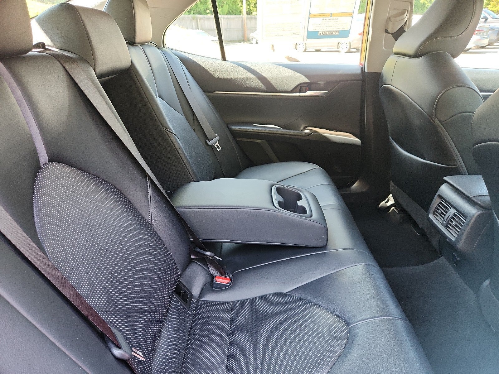 2022 Toyota Camry Hybrid XLE
