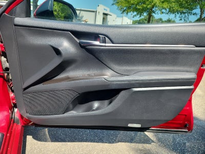 2022 Toyota Camry Hybrid XLE