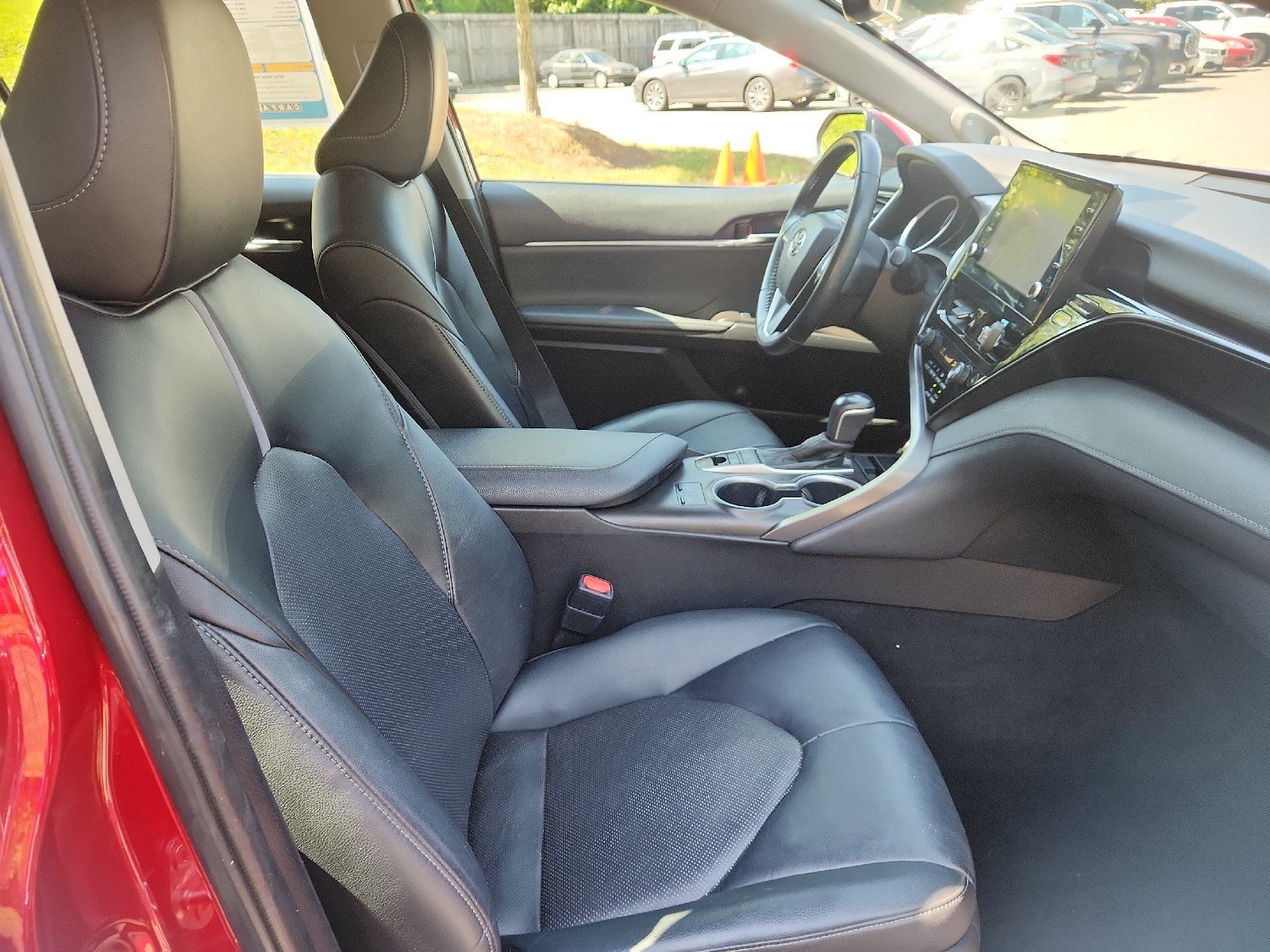 2022 Toyota Camry Hybrid XLE