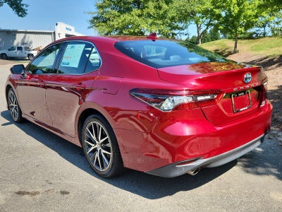 2022 Toyota Camry Hybrid XLE