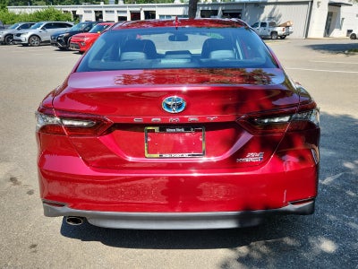 2022 Toyota Camry Hybrid XLE