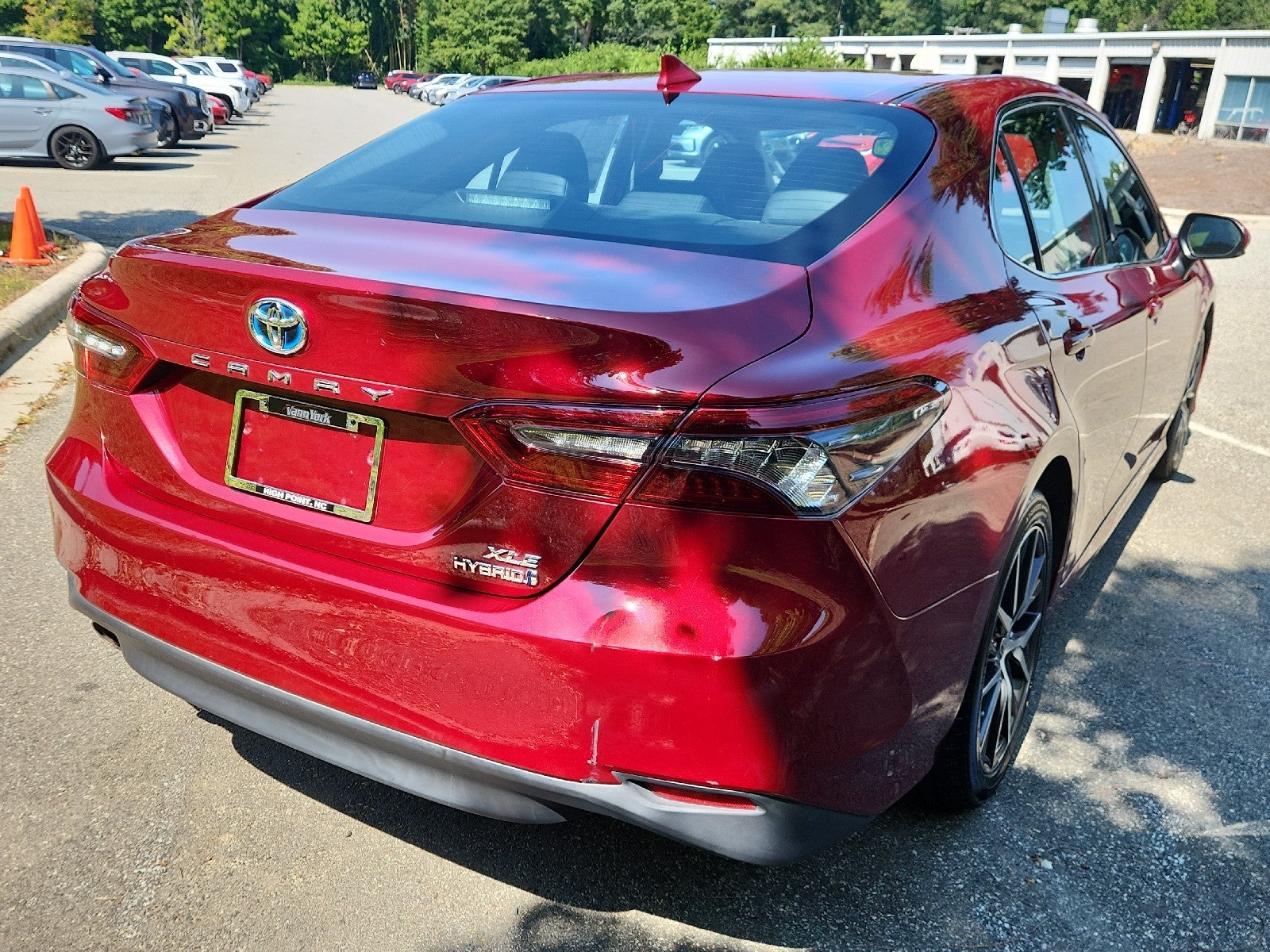 2022 Toyota Camry Hybrid XLE