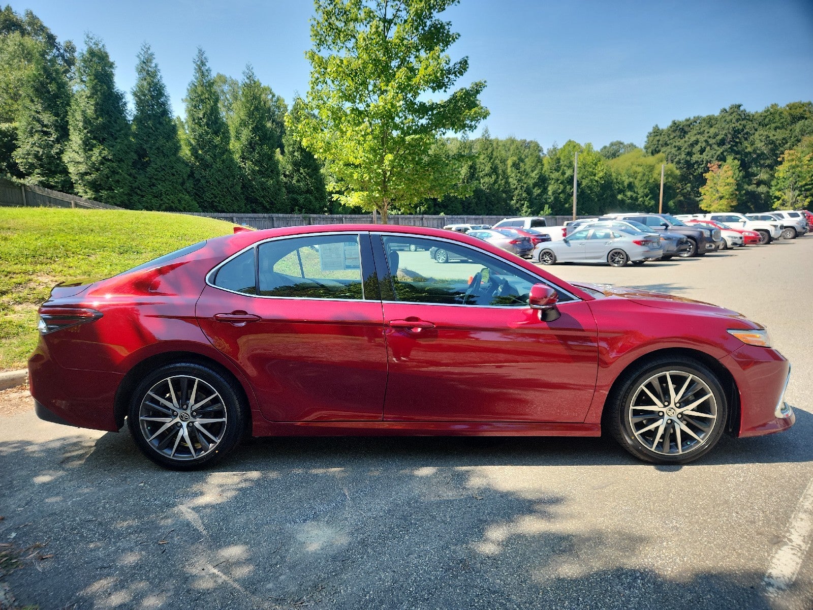 2022 Toyota Camry Hybrid XLE