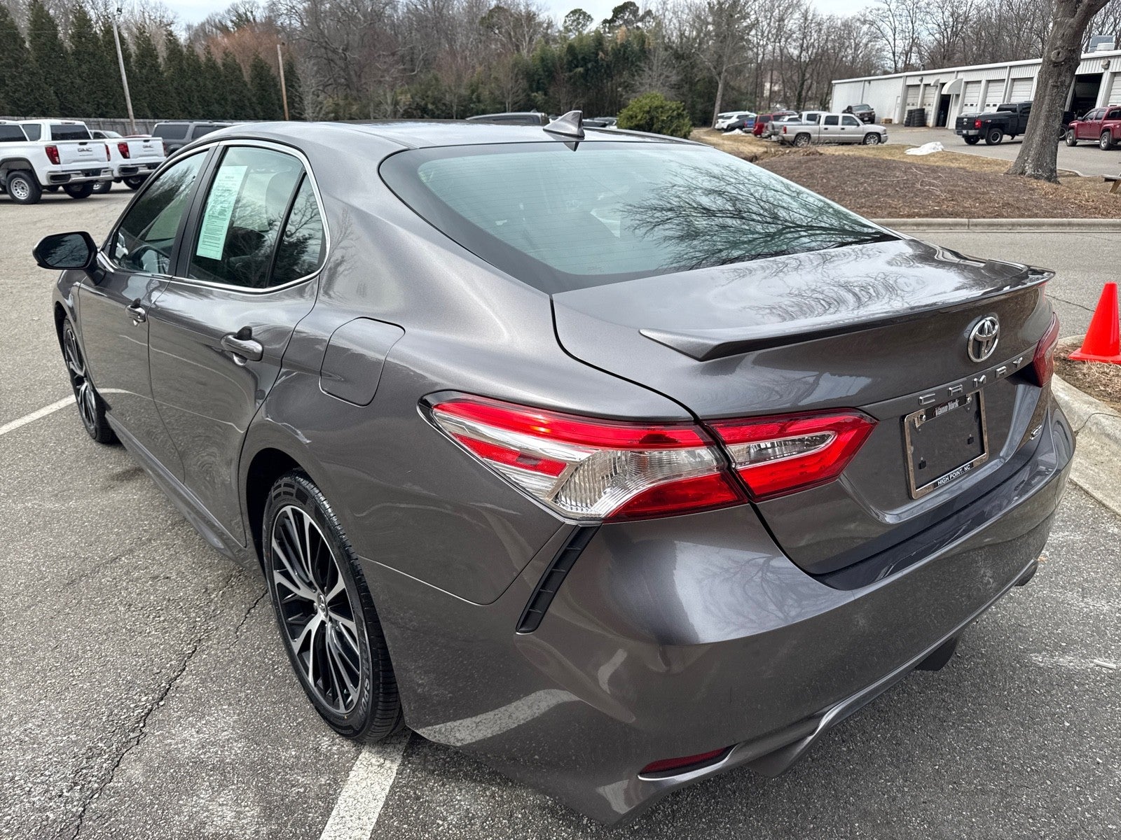 2020 Toyota Camry SE