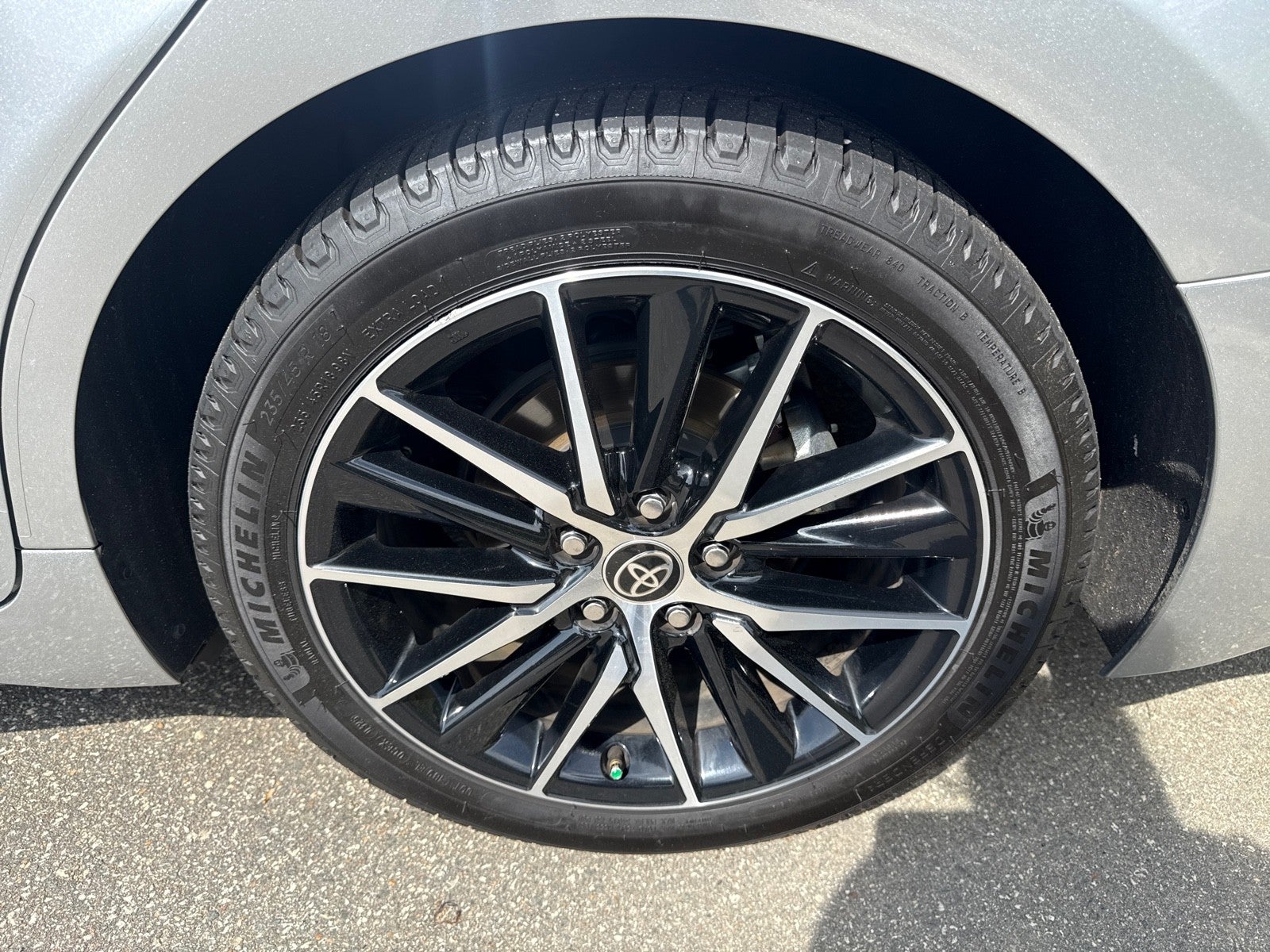 2022 Toyota Camry Hybrid SE