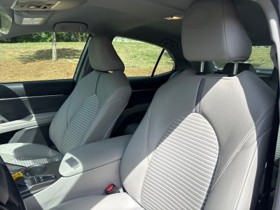 2022 Toyota Camry Hybrid SE