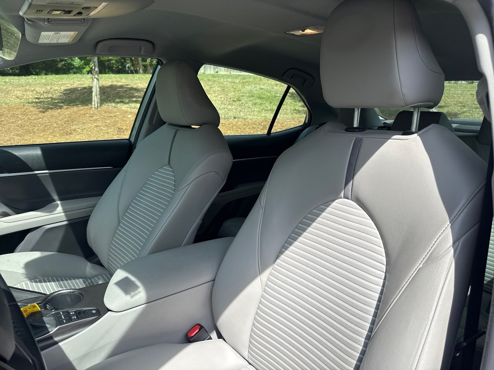 2022 Toyota Camry Hybrid SE