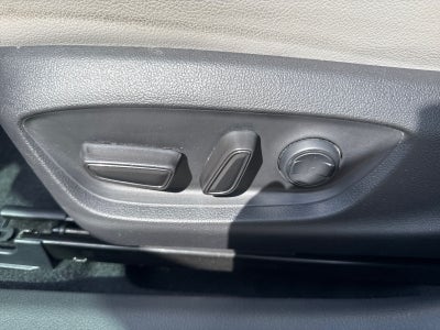 2022 Toyota Camry Hybrid SE