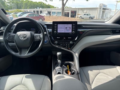 2022 Toyota Camry Hybrid SE