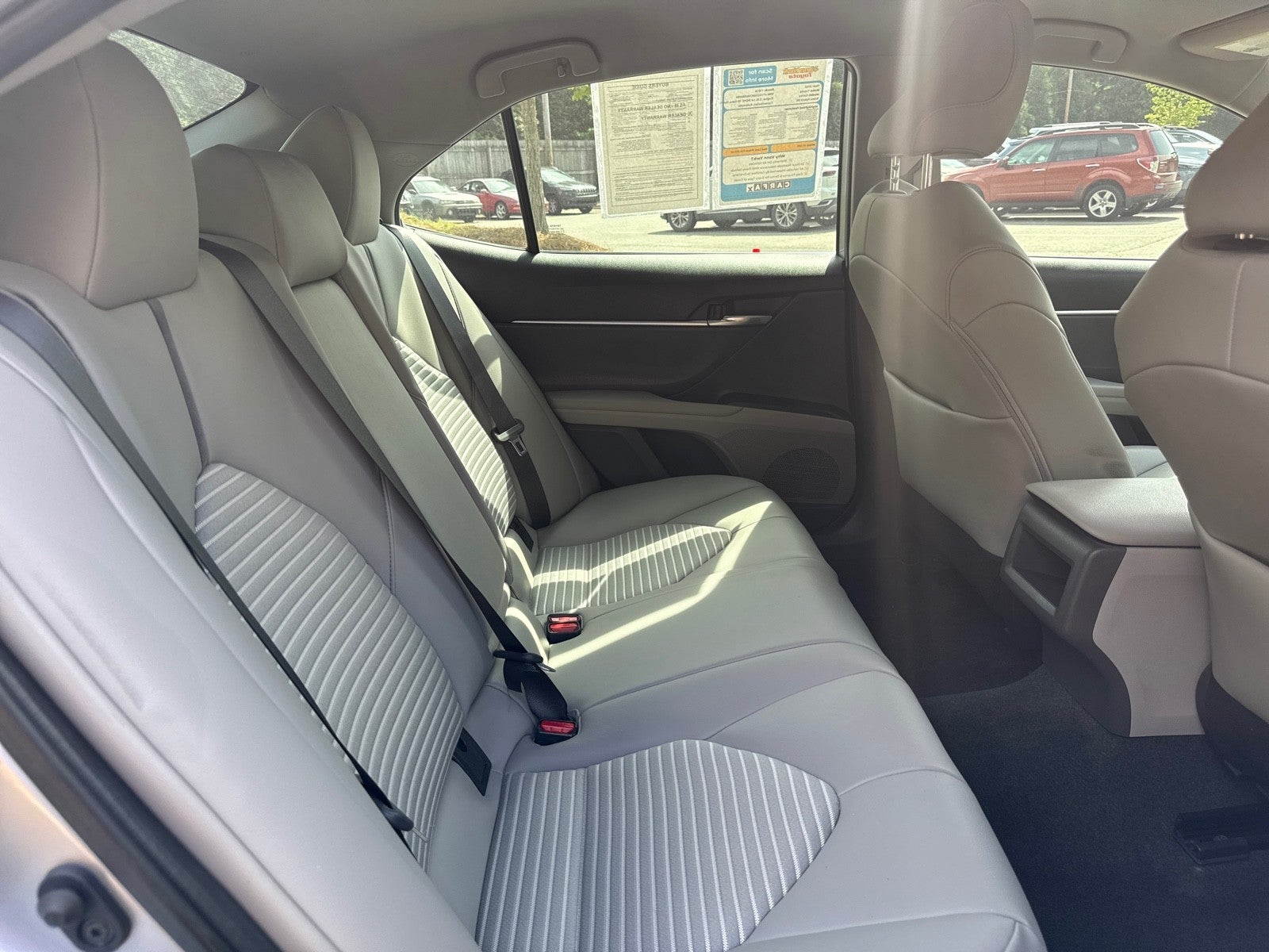 2022 Toyota Camry Hybrid SE