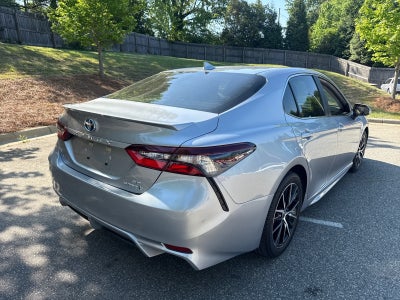 2022 Toyota Camry Hybrid SE