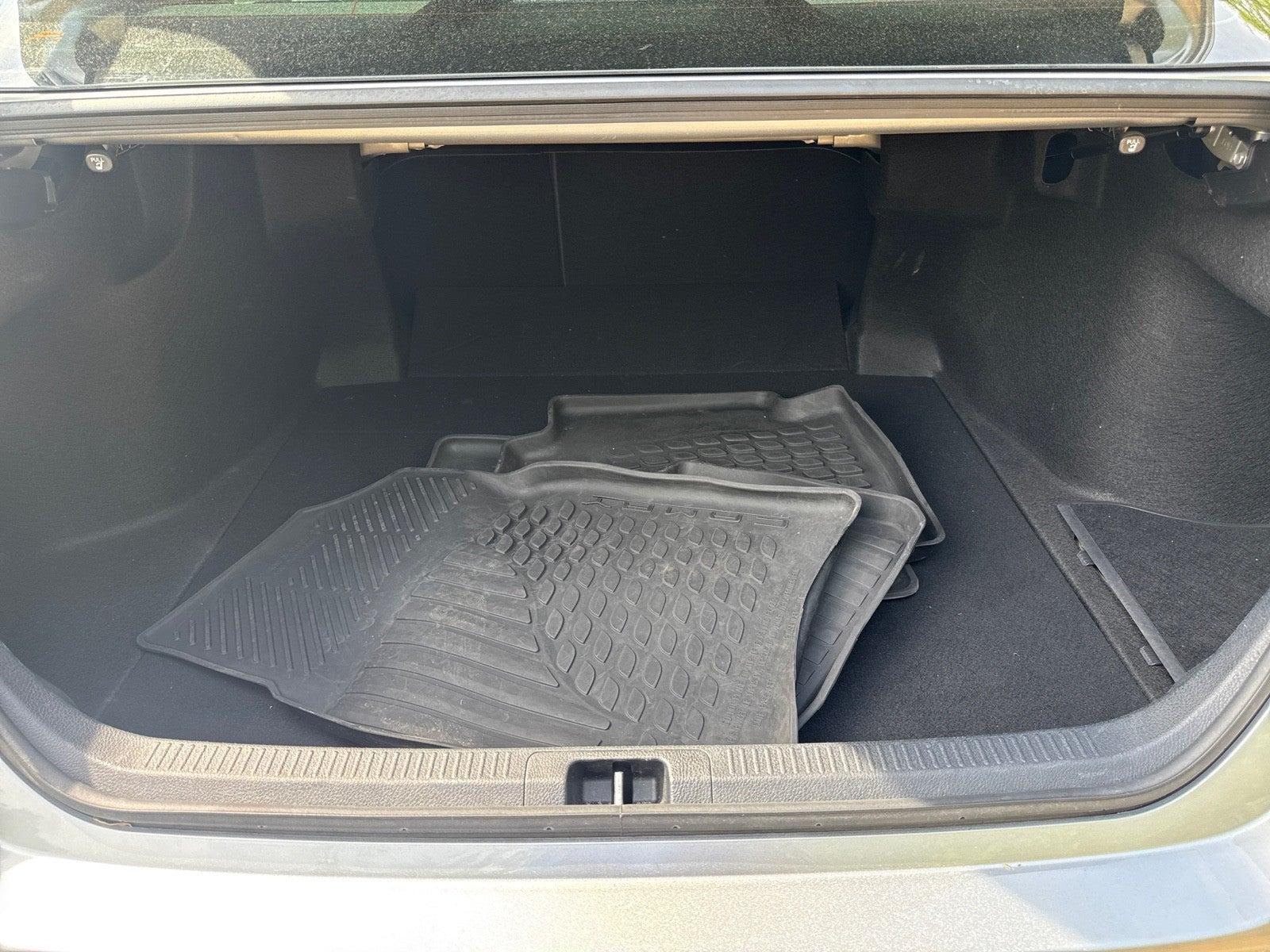 2022 Toyota Camry Hybrid SE