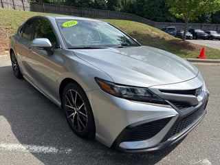 2022 Toyota Camry Hybrid SE