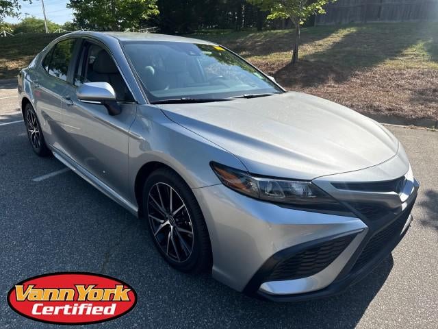 2022 Toyota Camry Hybrid SE