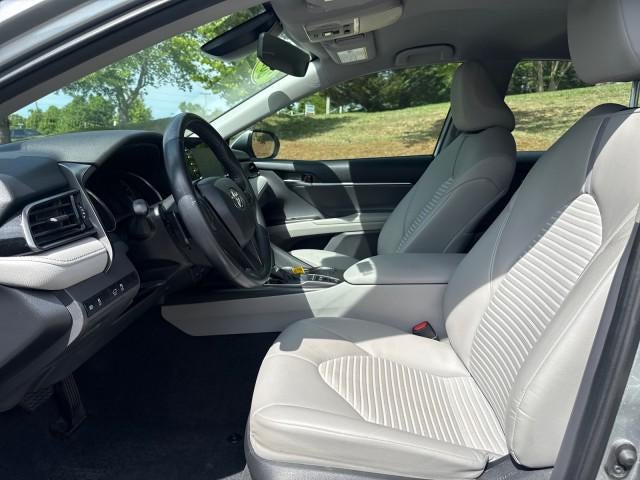 2022 Toyota Camry Hybrid SE
