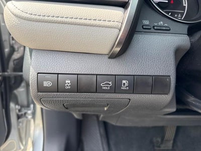 2022 Toyota Camry Hybrid SE