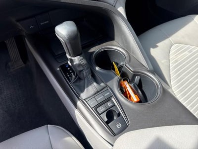 2022 Toyota Camry Hybrid SE