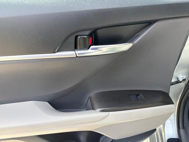 2022 Toyota Camry Hybrid SE