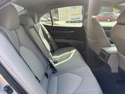 2022 Toyota Camry Hybrid SE