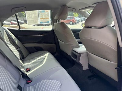 2022 Toyota Camry Hybrid SE