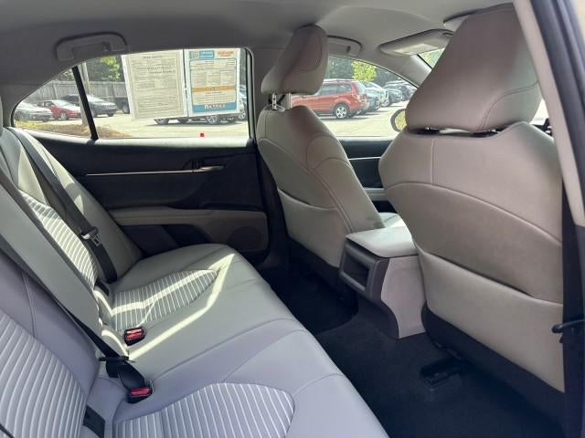 2022 Toyota Camry Hybrid SE