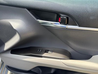 2022 Toyota Camry Hybrid SE