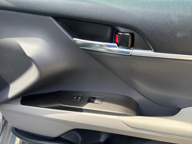 2022 Toyota Camry Hybrid SE
