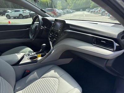 2022 Toyota Camry Hybrid SE