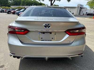 2022 Toyota Camry Hybrid SE