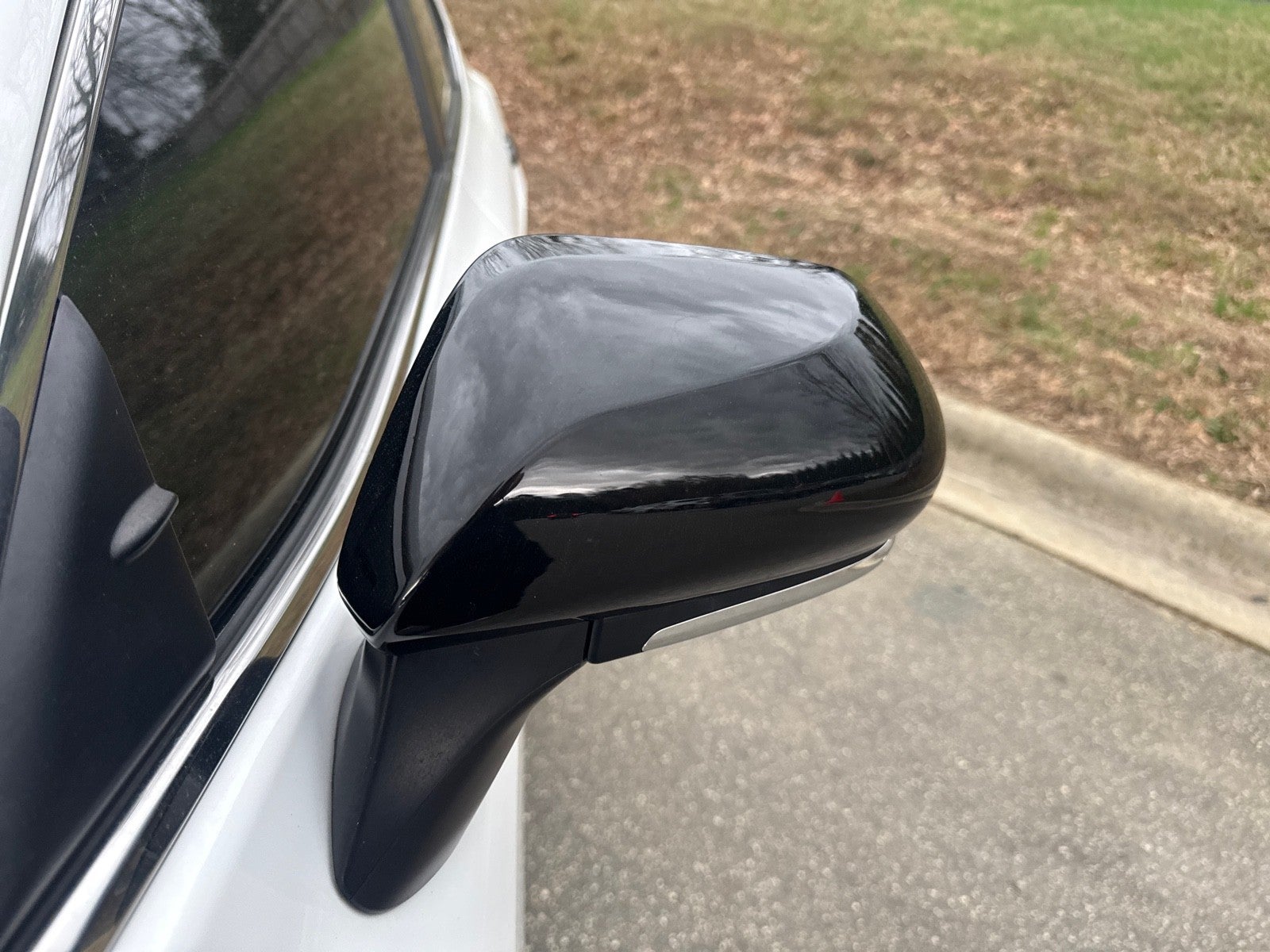 2022 Toyota Camry Hybrid SE