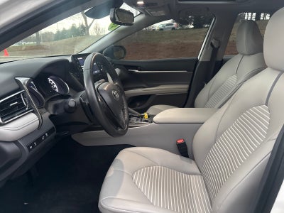 2022 Toyota Camry Hybrid SE