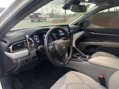 2022 Toyota Camry Hybrid SE