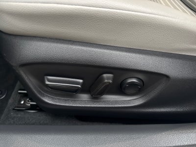 2022 Toyota Camry Hybrid SE