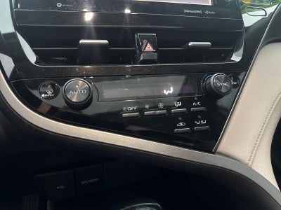 2022 Toyota Camry Hybrid SE