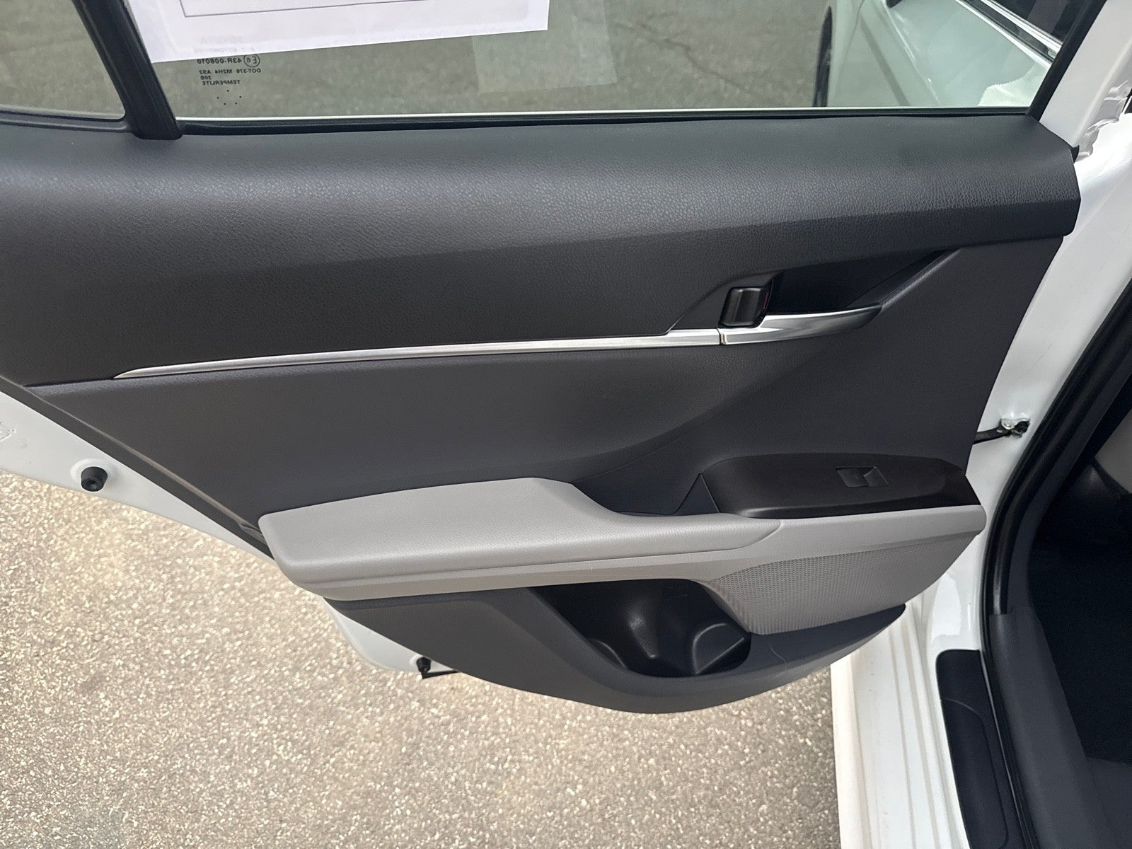 2022 Toyota Camry Hybrid SE