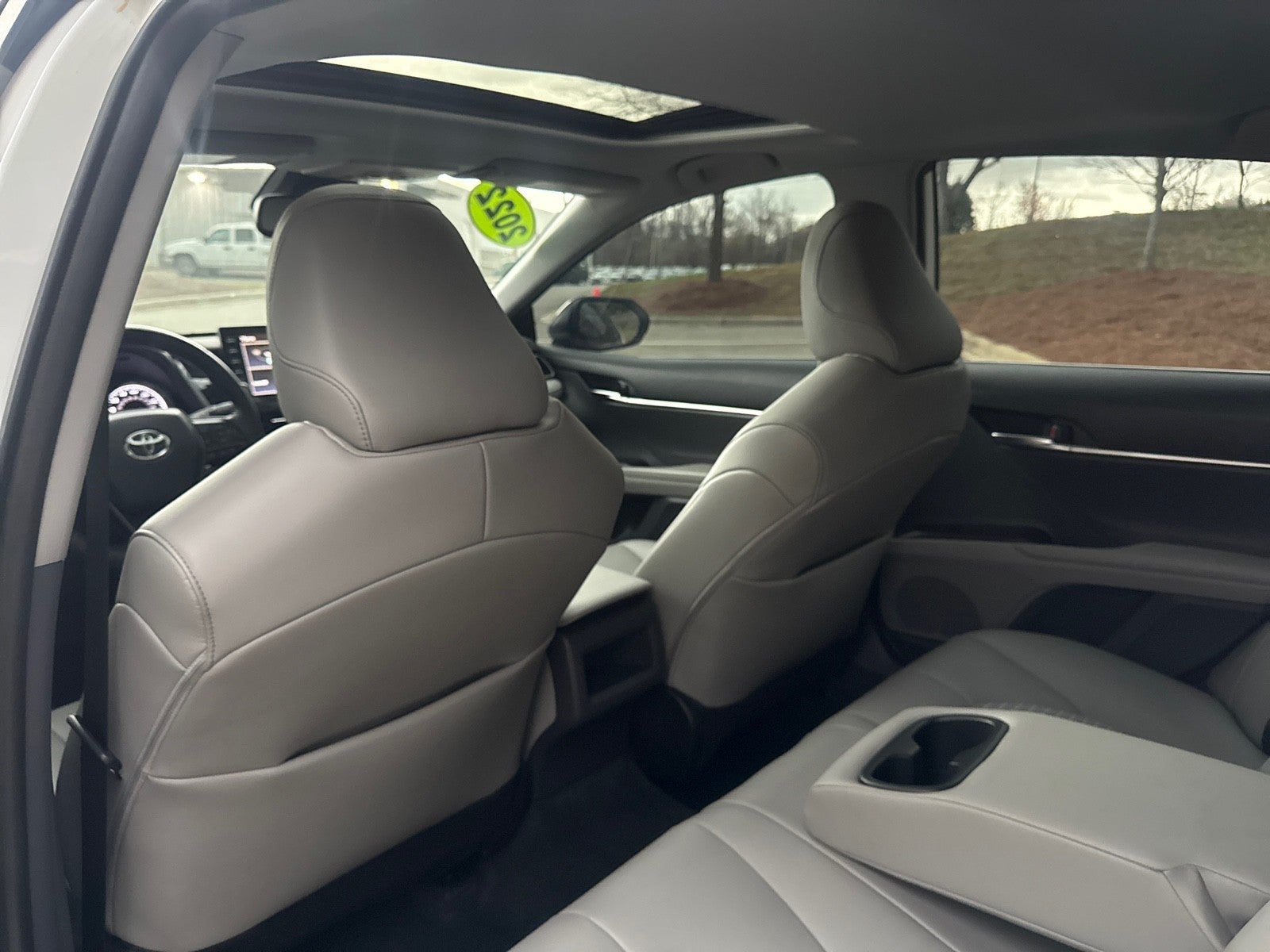 2022 Toyota Camry Hybrid SE