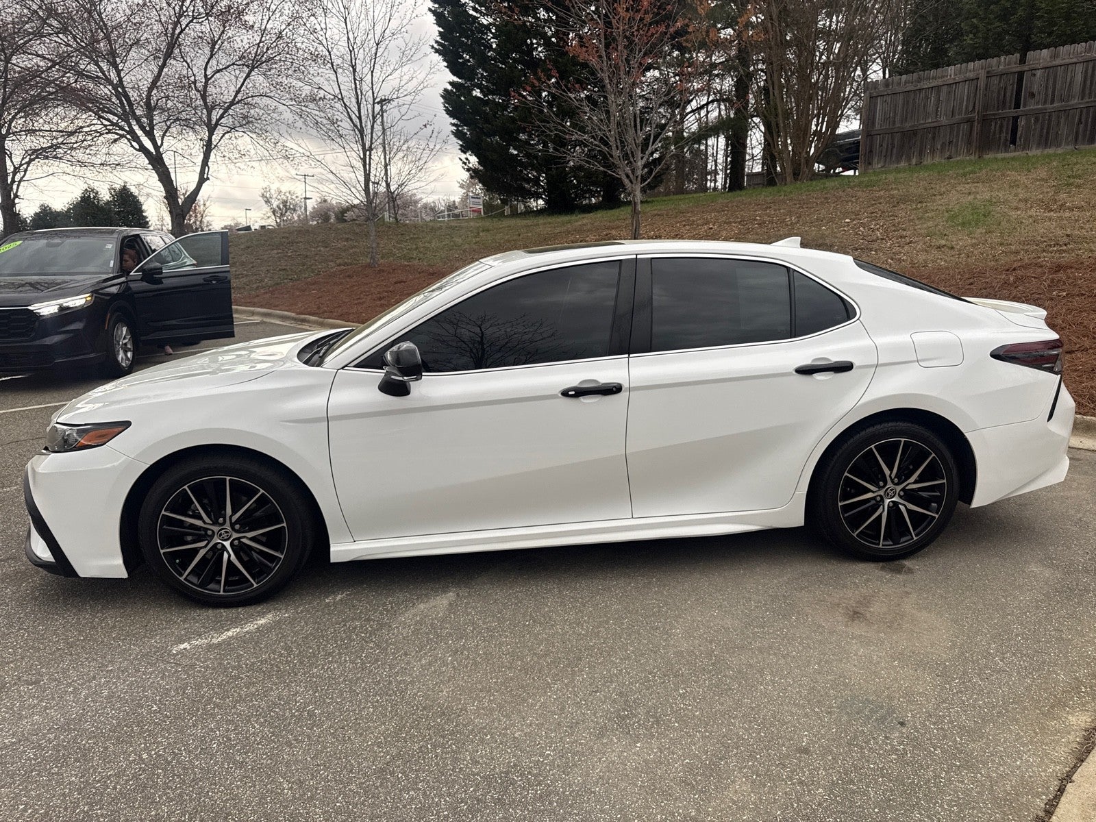 2022 Toyota Camry Hybrid SE