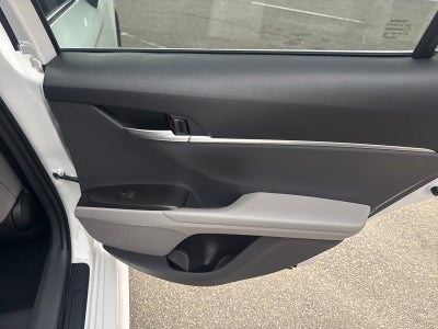 2022 Toyota Camry Hybrid SE