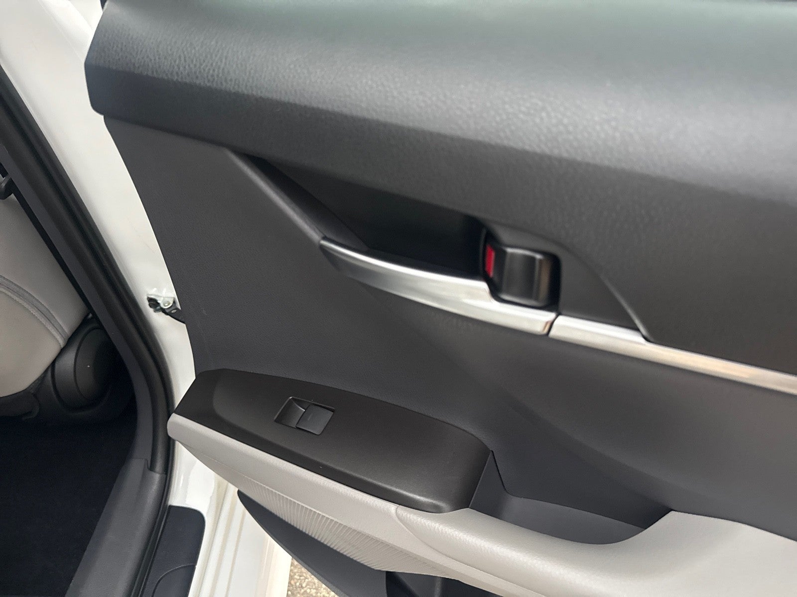 2022 Toyota Camry Hybrid SE