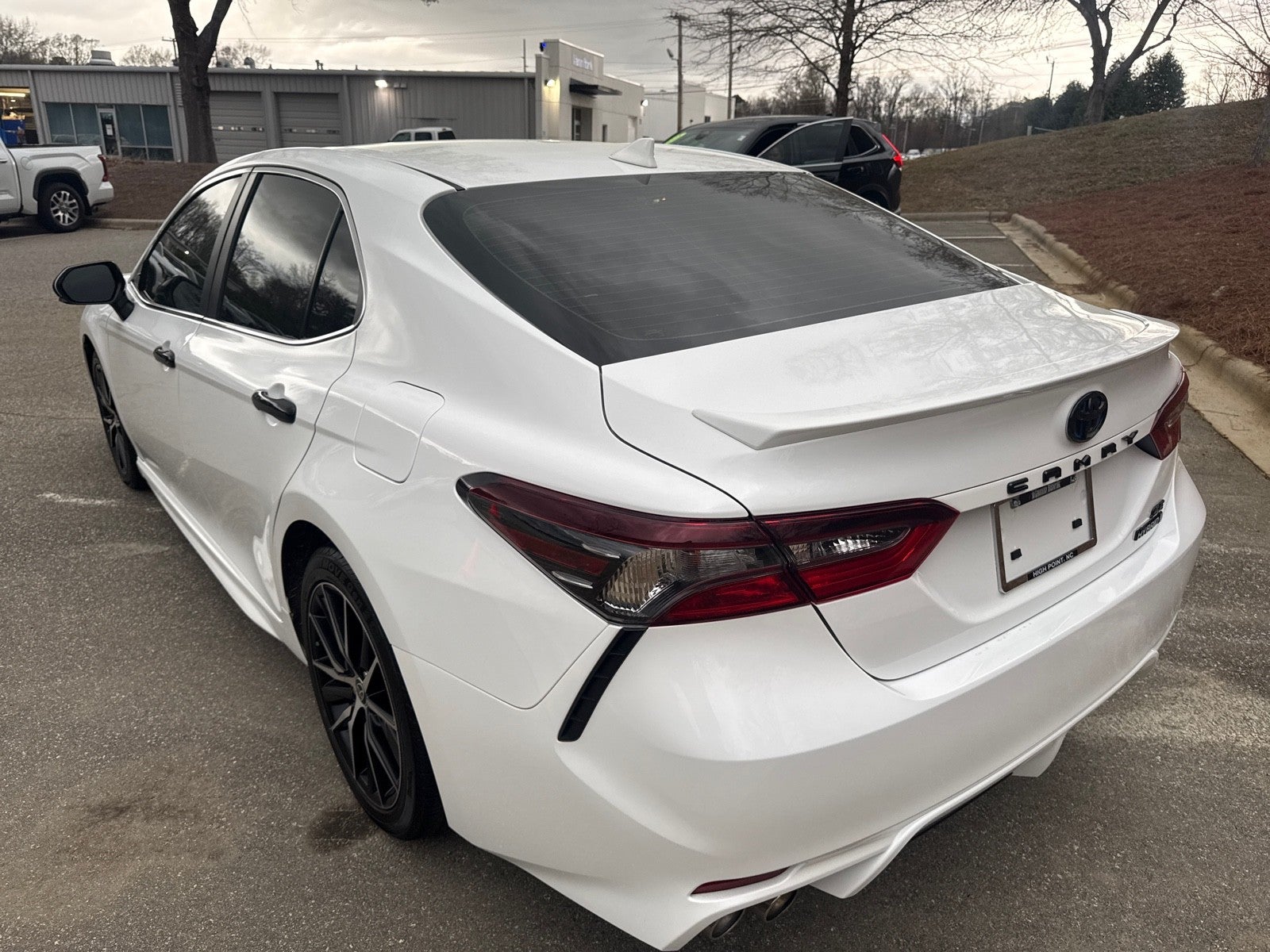 2022 Toyota Camry Hybrid SE