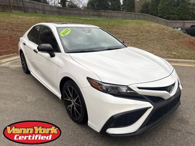 2022 Toyota Camry Hybrid SE