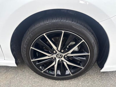 2022 Toyota Camry Hybrid SE