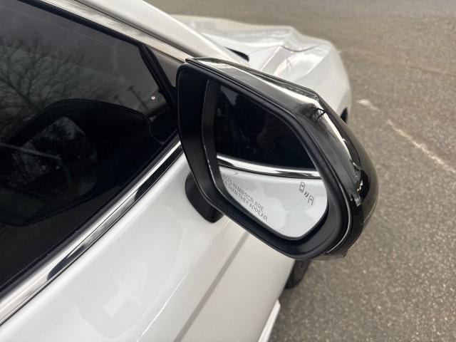 2022 Toyota Camry Hybrid SE