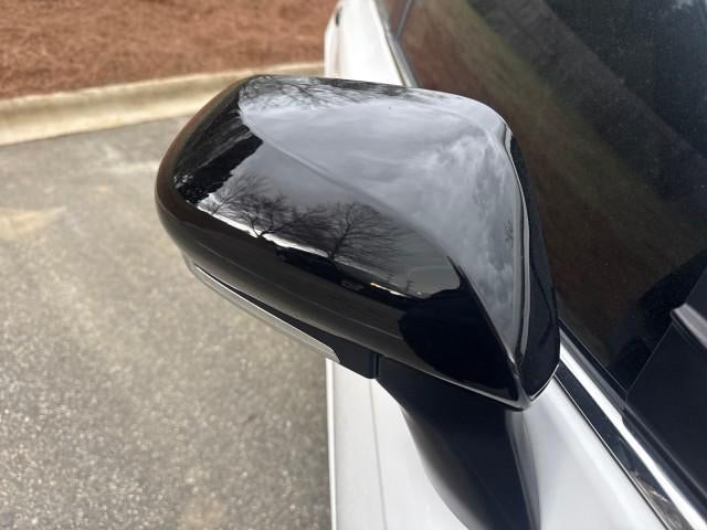 2022 Toyota Camry Hybrid SE