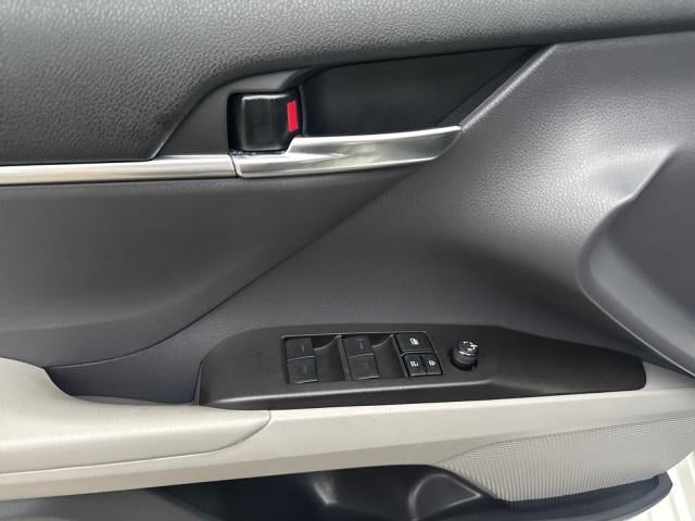 2022 Toyota Camry Hybrid SE